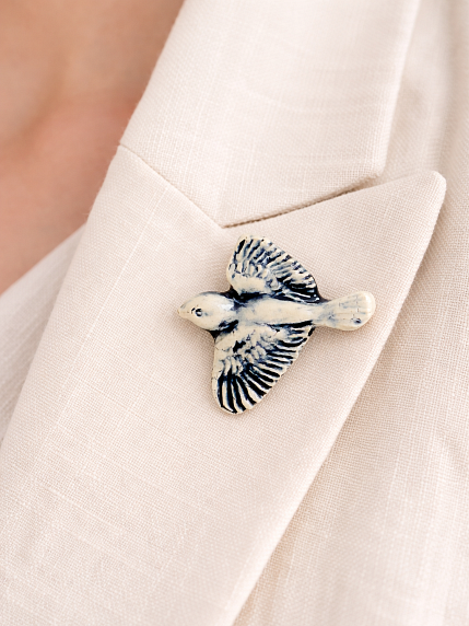 Брошь ручной работы Птица объёмная, зелёная, керамика, фото 2.