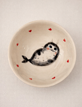 Тарелка глубокая ручной работы Ким керамика Тюлень, белая, фарфор, 12 см