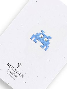 Брошь ручной работы Bulygin «Захватчик» №2 малая, синяя, фарфор