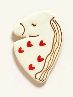 Брошь ручной работы Ловетанн керамика «Лошадка» с сердечками, полуфарфор