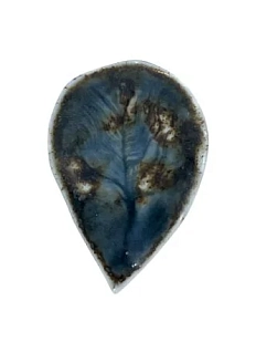 Брошь ручной работы «Листик», тёмно-синяя, керамика