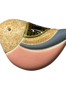 Брошь ручной работы Екатерина Юдо «Снегирь», розовая, керамика