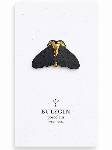 Брошь ручной работы Фарфор Булыгина «Моль», чёрно-золотистая, фото 1.