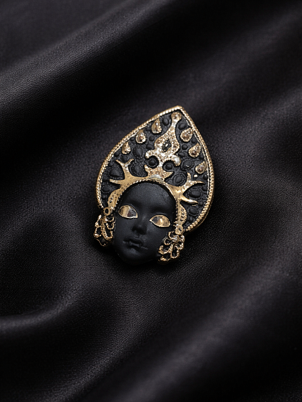 Брошь ручной работы Bulygin «Кокошник», фарфор, чёрно-серебристая, фото 2.