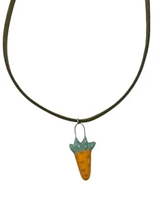 Чокер ручной работы Малёма «Морковка» на темно-зеленом замшевом шнурке, керамика