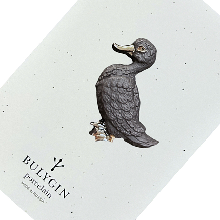 Брошь ручной работы Bulygin «Уточка», фарфор, чёрно-серебристая, фото 1.