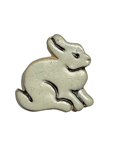 Брошь керамическая ручной работы «Зайка», серо-белая