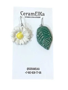 Серьги КерамЕлКа «Листик и белый цветок», керамика