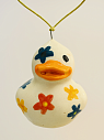 Ёлочная игрушка Утёнок с разноцветными цветочками, 4 см, превью фото 1