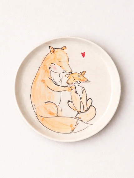 Тарелка ручной работы НАДО ЖЕ с росписью «Лис и лисёнок», белая, керамика, 14 см, фото 1.