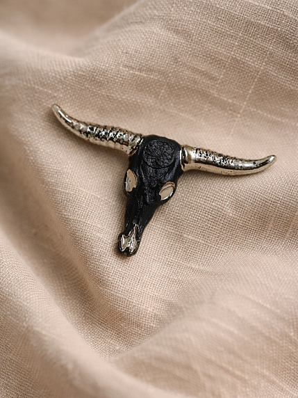 Брошь ручной работы Bulygin «Бык», фарфор, чёрно-серебристая, фото 2.