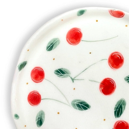 Блюдце ручной работы Чашки и поцелуи «Вишня», полуфарфор, 13 см, фото 3.