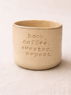 Стакан ручной работы с надписью «book. coffee. sweater. repeat», бежевый, керамика, 350 мл