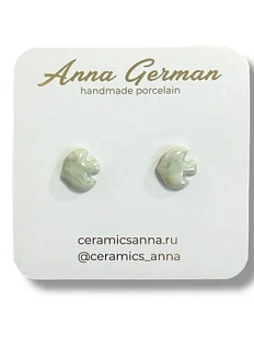 Серёжки-гвоздики Анна Герман «Птицы», фарфор, зелёные перламутровые
