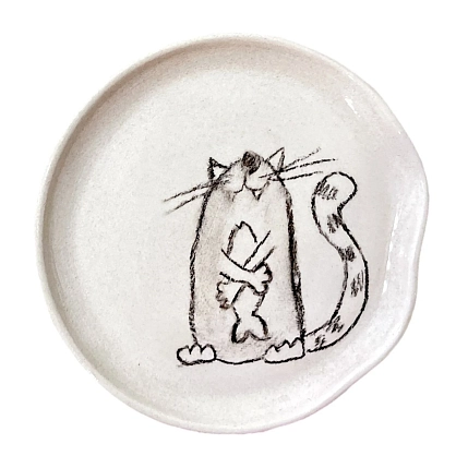 Тарелка ручной работы Правильная посуда «Котик с рыбкой», керамика, 13,5 см, фото 1.