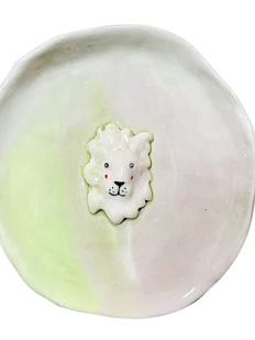 Тарелка ручной работы Мария Гордеева с фигуркой Лев, серо-зелёная , полуфарфор, 13 см