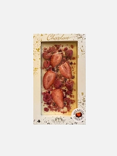 Шоколад белый с клубникой, малиной и вишней, без сахара