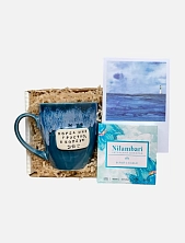 Подарочный набор с тёмно-синей кружкой «Когда мне грустно я колдую» и шоколадом