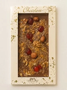 Шоколад молочный с грецким орехом, фундуком, вишней и карамелью