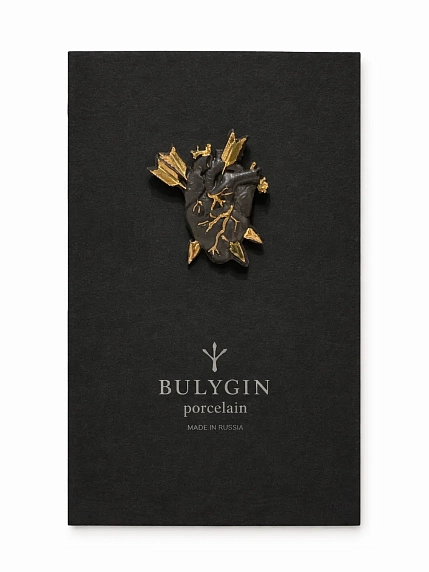 Брошь ручной работы Фарфор Булыгина «Разбитое сердце», чёрно-золотистая, фото 1.