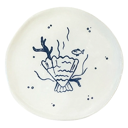 Блюдце Августа с синей росписью Рыбки, белое, 13 см, фото 1.