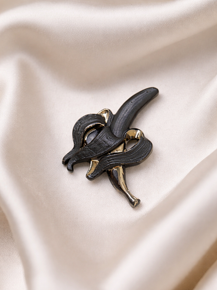 Брошь ручной работы Bulygin «Банан», фарфор, чёрно-серебристая, фото 6.
