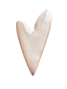 Брошь ручной работы КерамЕлКа «Длинное сердце», патина белая. керамика