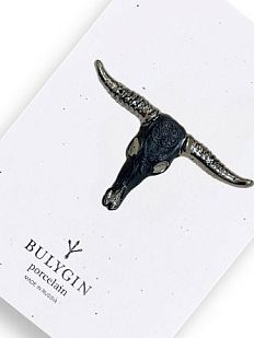 Брошь ручной работы Bulygin «Бык», фарфор, чёрно-серебристая