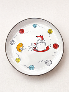 Тарелка ручной работы с бортиком Лис с вязанием, белая, 21 см