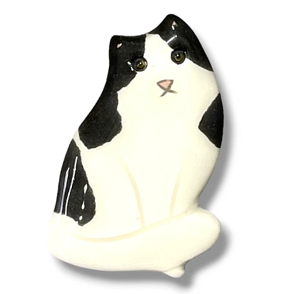 Брошь ручной работы Екатерина Юдо «Чёрно-белый кот», керамика, фото 2.