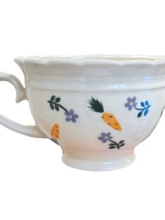 Чашка для чая ручной работы Slowday Ceramics в сиреневый цветочек и морковку «Винтаж», полуфарфор, 250 мл