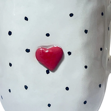 Кружка ручной работы Катя Вебер в чёрную точку с сердечком, белая, полуфарфор, 300 мл, фото 2.