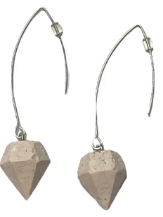 Серьги на петле «Алмаз», бетон, ювелирная сталь, бежевые