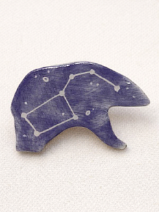 Брошь ручной работы Космическая медведица, синяя, керамика