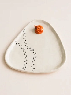 Тарелка ручной работы Мама Черепаха Спящая лисичка, керамика, 18 см