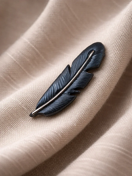 Брошь ручной работы Фарфор Булыгина «Перо», чёрно-серебристая, фото 2.