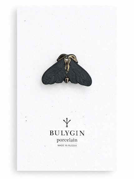 Брошь ручной работы Bulygin «Моль», фарфор, чёрно-серебристая, фото 2.