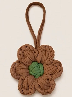 Вязаный обвес Новика «Цветок», коричнево-зелёный, 10 см