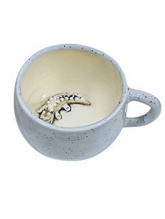 Кружка ручной работы с фигуркой внутри Крокодил, голубая, 400 мл