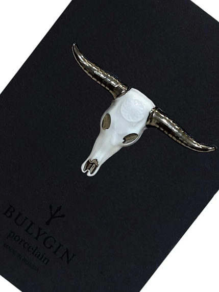 Брошь ручной работы Фарфор Булыгина «Бык», бело-серебристая, фото 3.