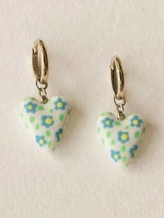 Серьги-конго Радость Рядом «Сердечки с цветочками», полимерная глина, зелено-белые