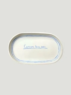 Блюдце ручной работы Йеллоускуп «Cartier here soon», керамика, 17 см