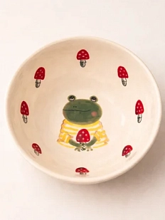 Тарелка глубокая ручной работы Ким керамика Лягушка с мухоморами, белая, фарфор, 12 см