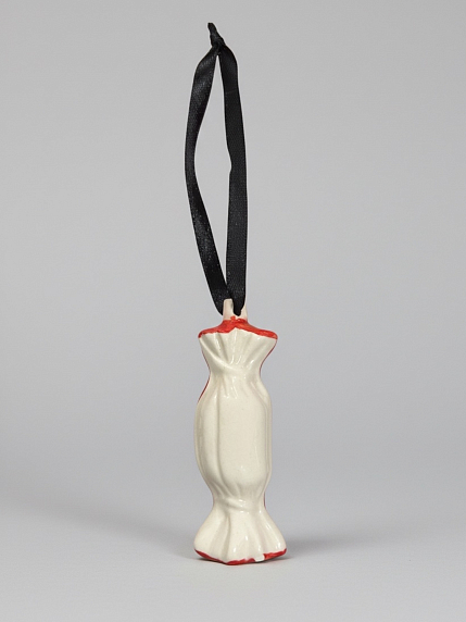 Ёлочная игрушка конфета белая с красным «Карамелька», керамика, фото 1.