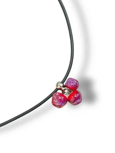 Колье Керко ручной работы со стеклянными ягодками ирги