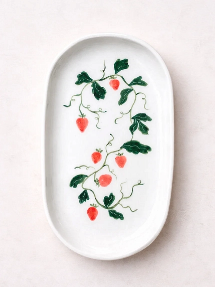 Блюдце ручной работы Йеллоускуп «Земляника», керамика, 17 см, фото 2.