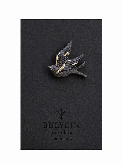 Брошь ручной работы Bulygin «Ласточка», фарфор, чёрно-золотистая, фото 1.
