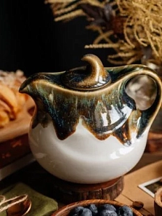 Заварочный чайник ручной работы Цветок Фригг VELES «Водопад Тролля», фарфор, 700 мл