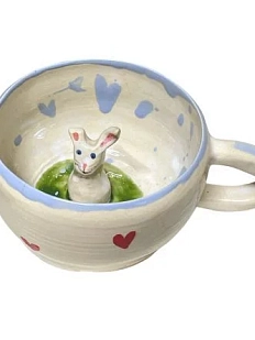 Кружка ручной работы с фигуркой кролика внутри и надписью «Любовь спасёт мир», керамика, 350 мл