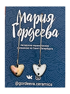 Серьги на длинной петле Сердечки, керамика, белые с розовым